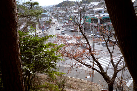 住吉神社上から交差点見下ろす.jpg